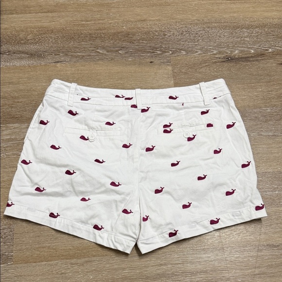 TELLURIDE Clothing Co Size 6 Stylish White Shorts with Maroon Whale Design - Picture 3 of 9